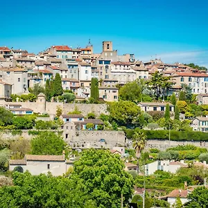https://appartement-biot-village.fr-provencehotel.com